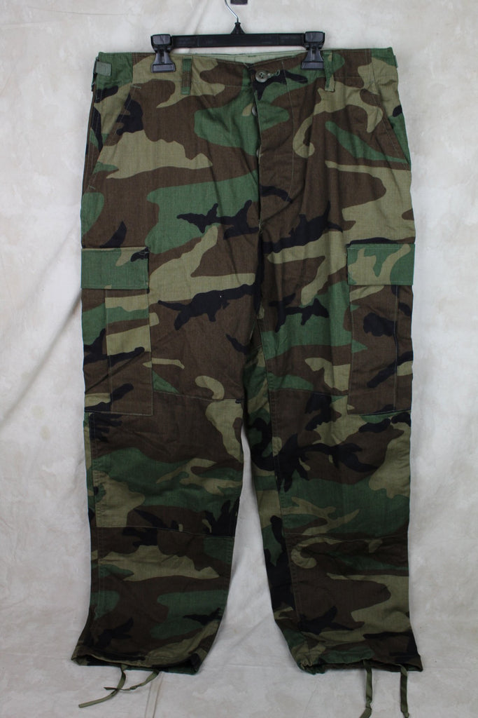 Item 1021  1990 Desert Storm Vintage US Military Issue 6 Color Desert  Camouflage BDU Trousers